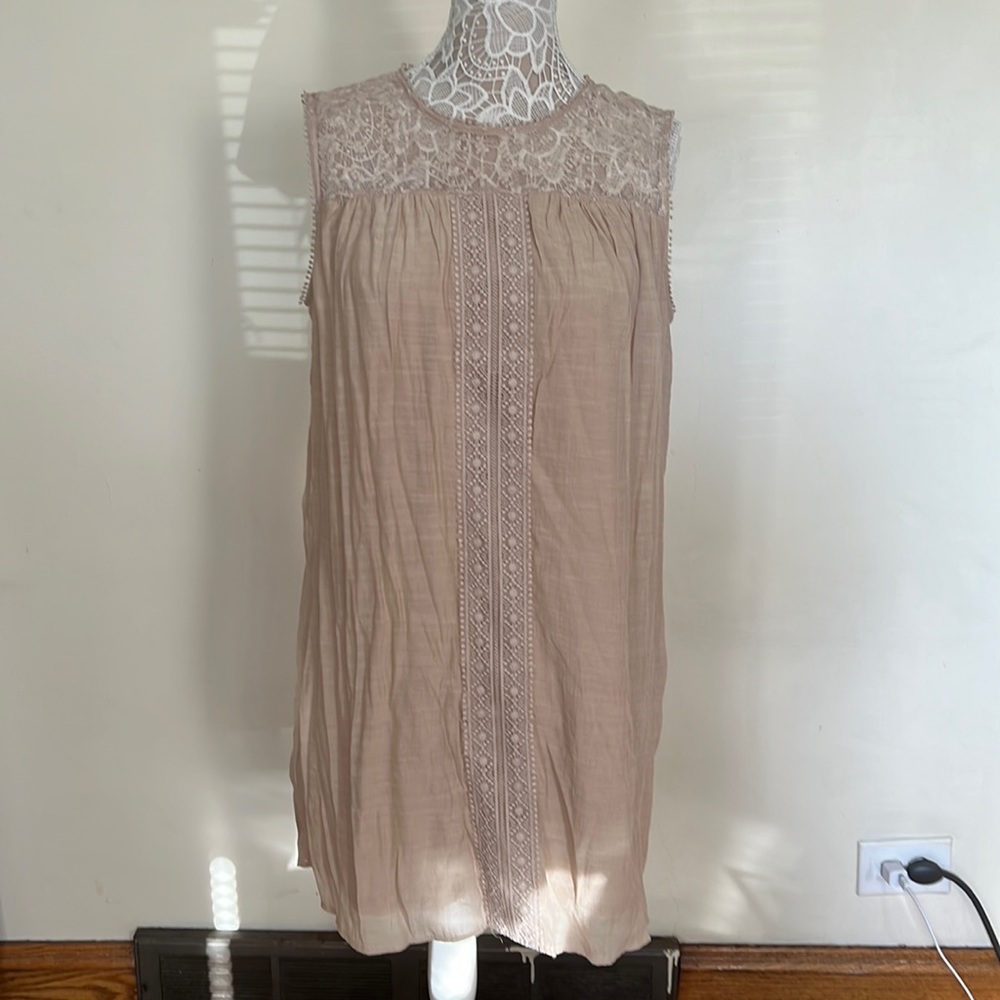 Indigo Rose. NWT BEIGE DRESS